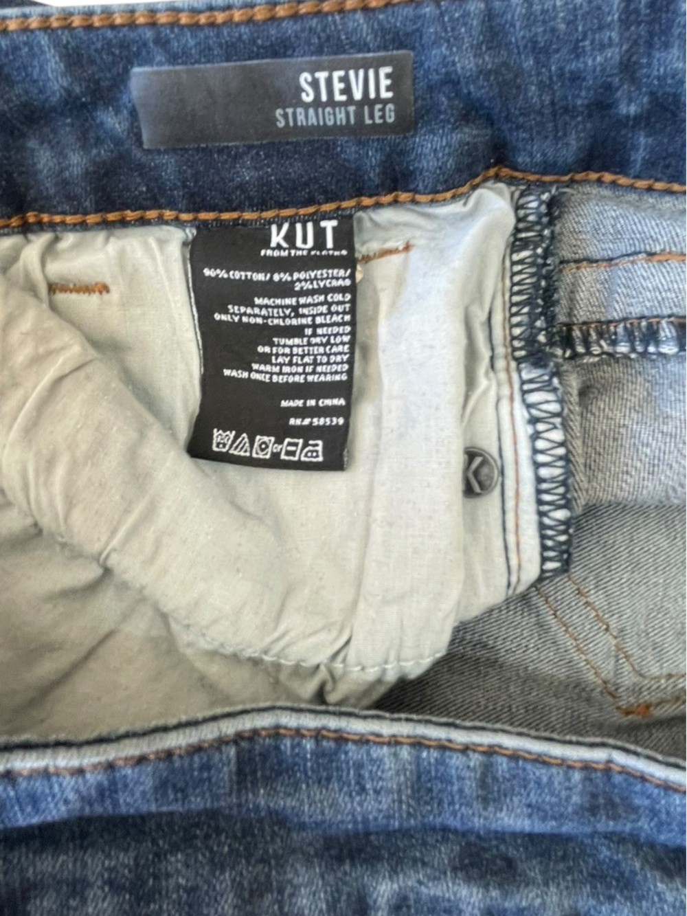 Kut from the Kloth Women's Straight Leg Jeans in Wash Blue - Picture 7 of 10